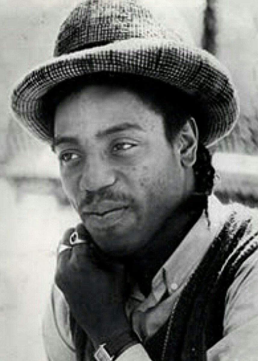 Earl Sixteen